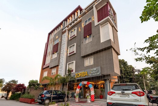 Cosmos Zorba Hotel