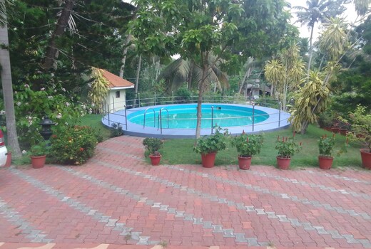 Thushara Pool Villa
