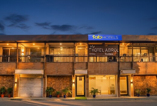 FabHotel Abrol Suites