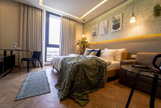 Cozy Studio by Miraki Netflix Lavish Bath