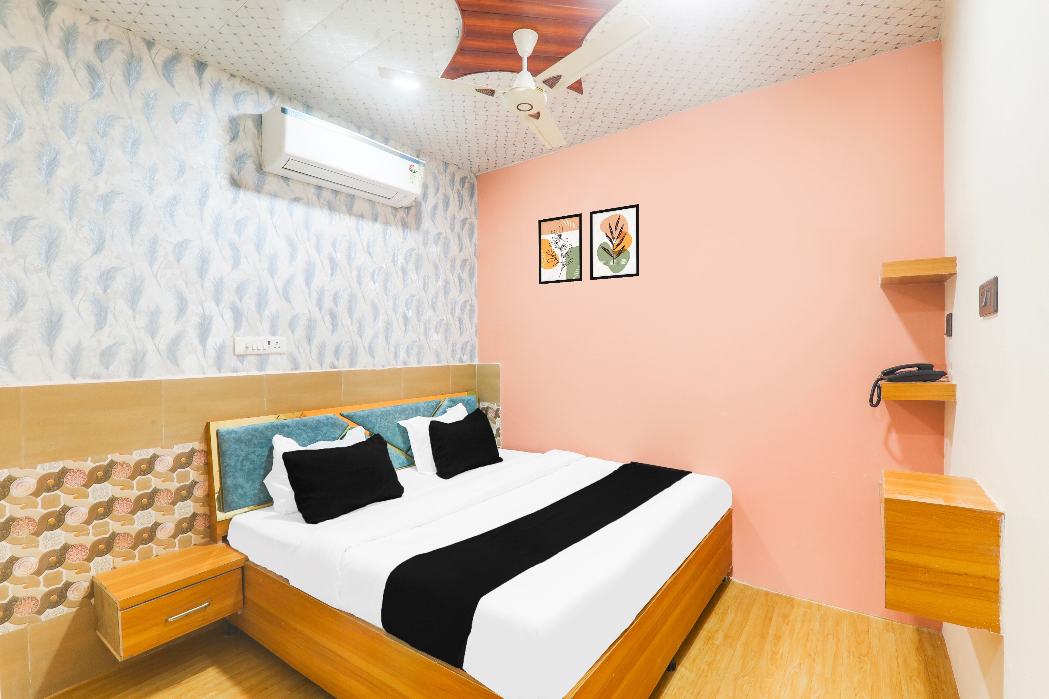 Super Hotel O V. K palace inn