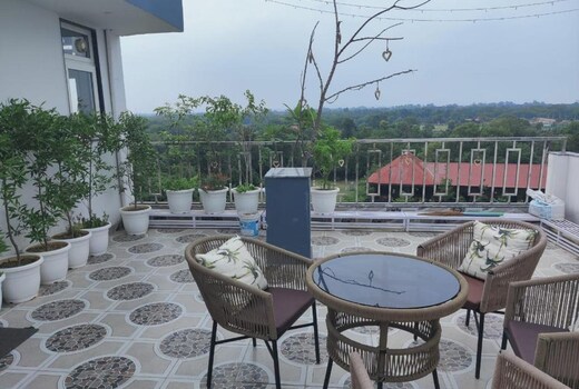 Gurgaon 21 Tonic & Twinkle