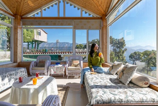 StayVista at Treehouse @ Villa Mountain Crest W/ Outdoor Pool