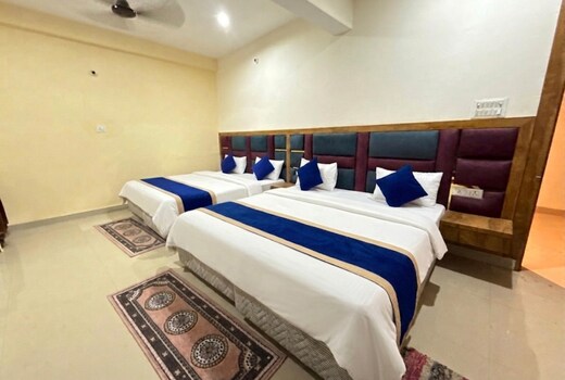 Ayodhya Inn Achari Sagra