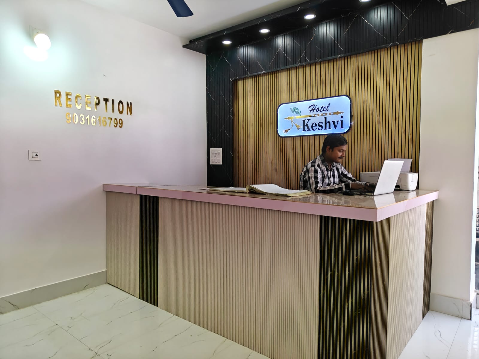 Hotel Keshvi
