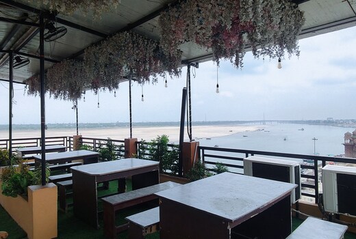 Hotel Shannti Inn with Ganges view