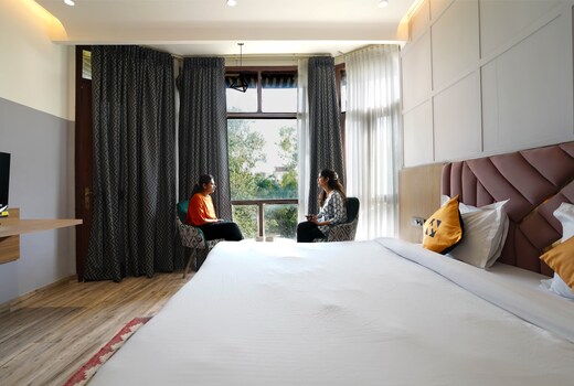 Hide-In Hostel