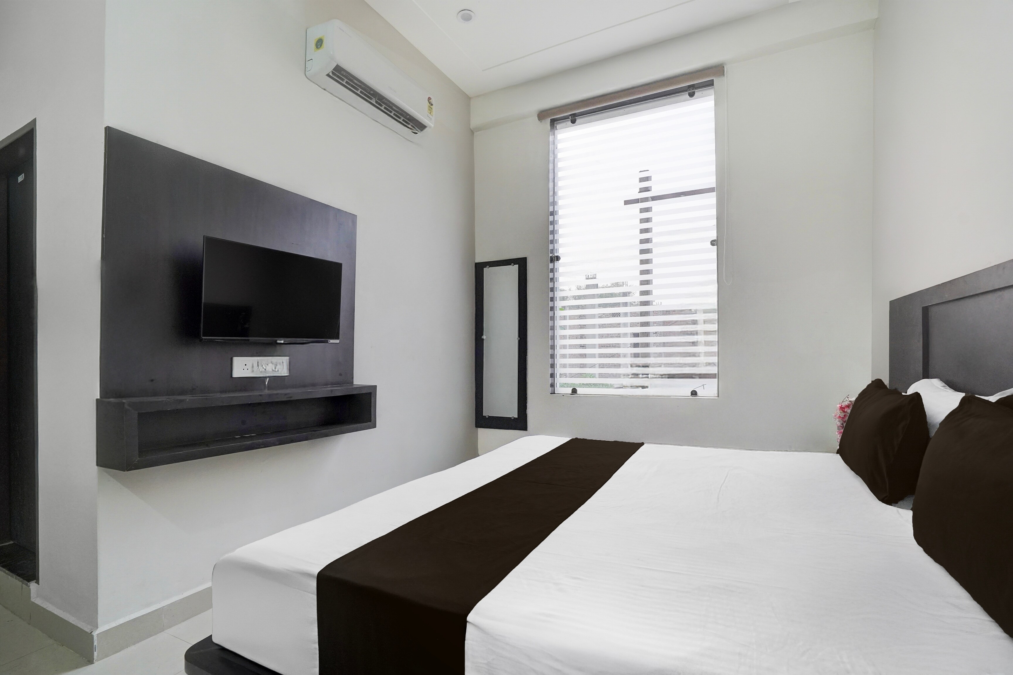 Hotel O Shree Guru Kanha Vaishno Dham