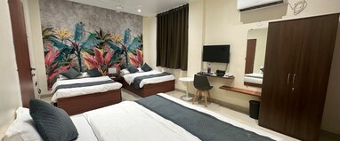 LEO Deluxe and Suite Room