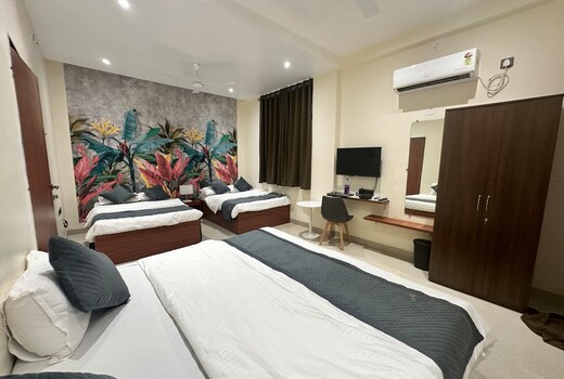 LEO Deluxe and Suite Room