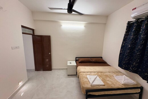 The Palm City Service Apart Hotel
