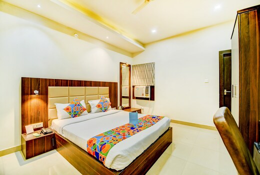 FabHotel Solitaire Inn