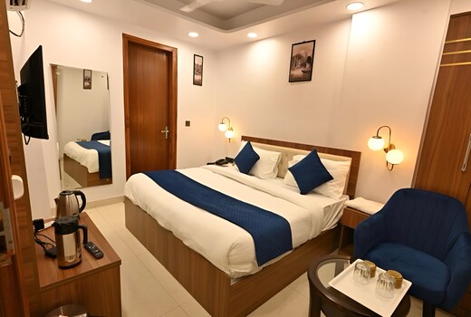 Hotel Flight Path Near Delhi Airport