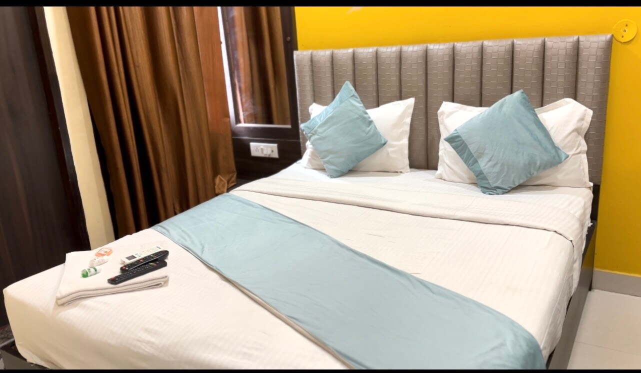Hotel MVD Grand Inn