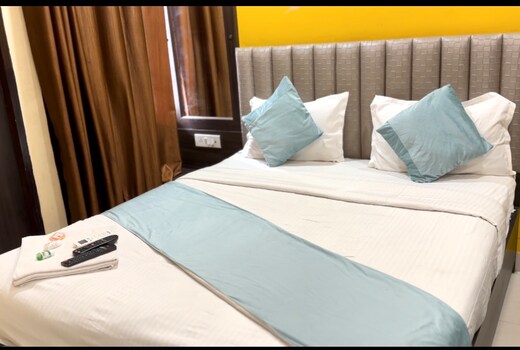 Hotel MVD Grand Inn