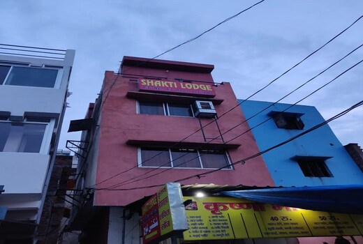 shakti Lodge
