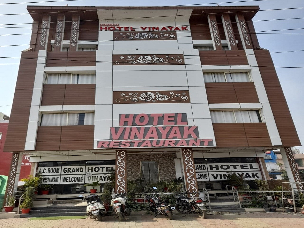 Grand Hotel Vinayak