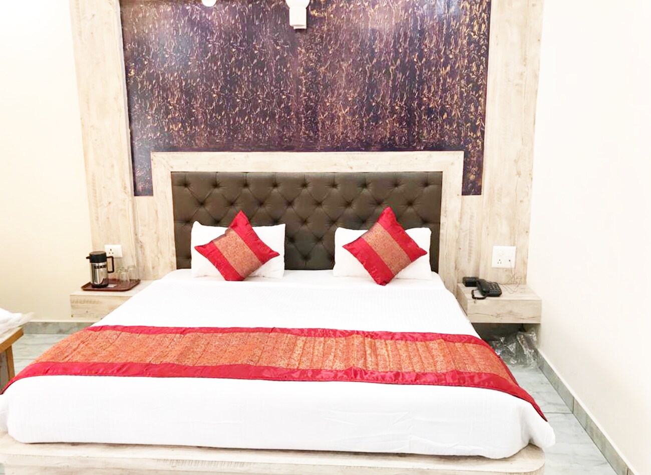 Hotel Oasis, Katra