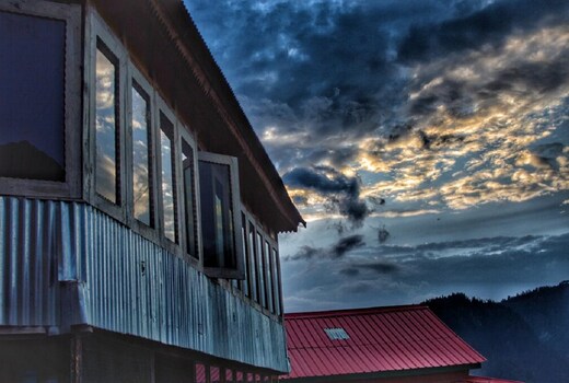 Satyam Homestay | Rooms & Kitchen