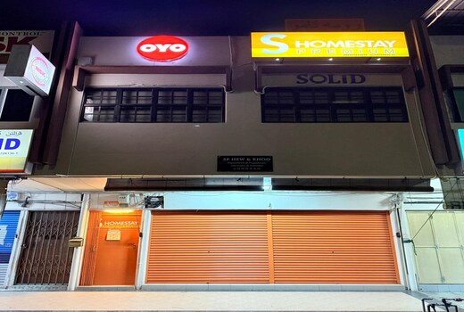 Hotel O S Homestay Premium