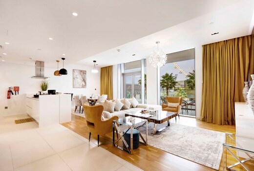 ELIVAAS Curated Upgraded 2BR | Near Shopping & Dining Hubs