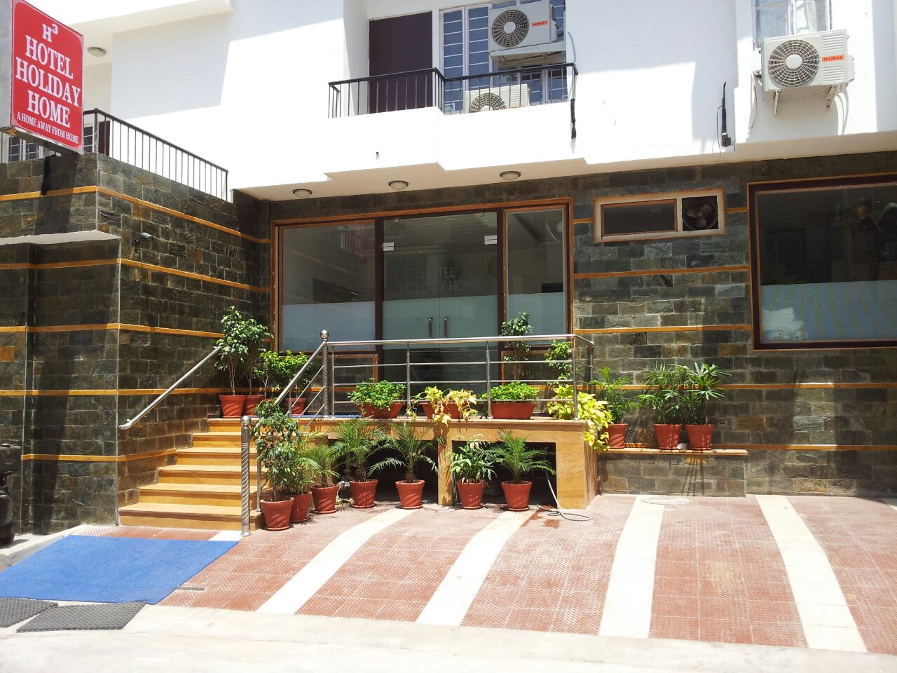 HOTEL HOLIDAY HOME