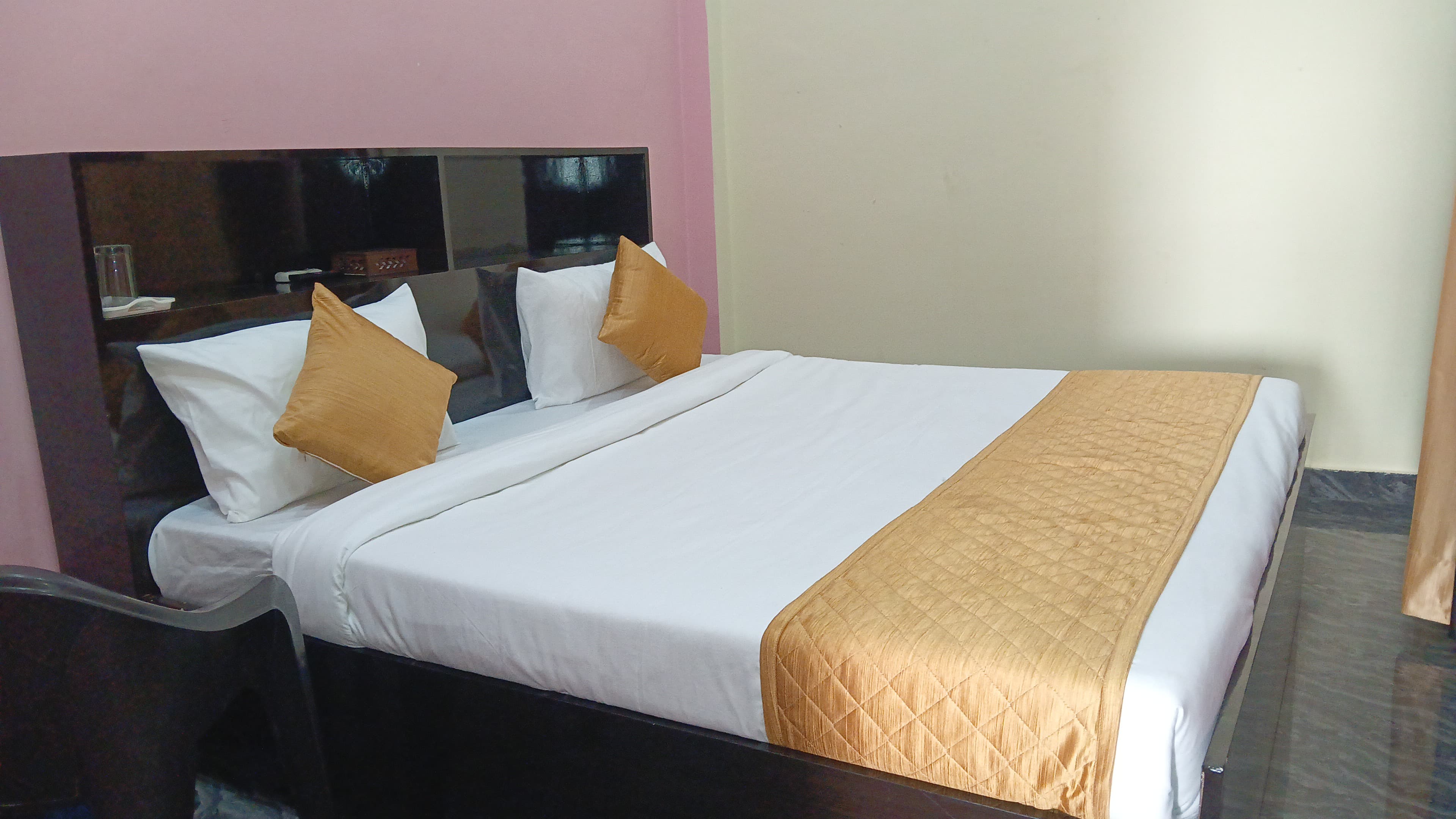 Hotel Priceless Lucknow