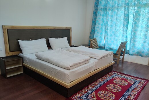 Ewam Chunka Guest House