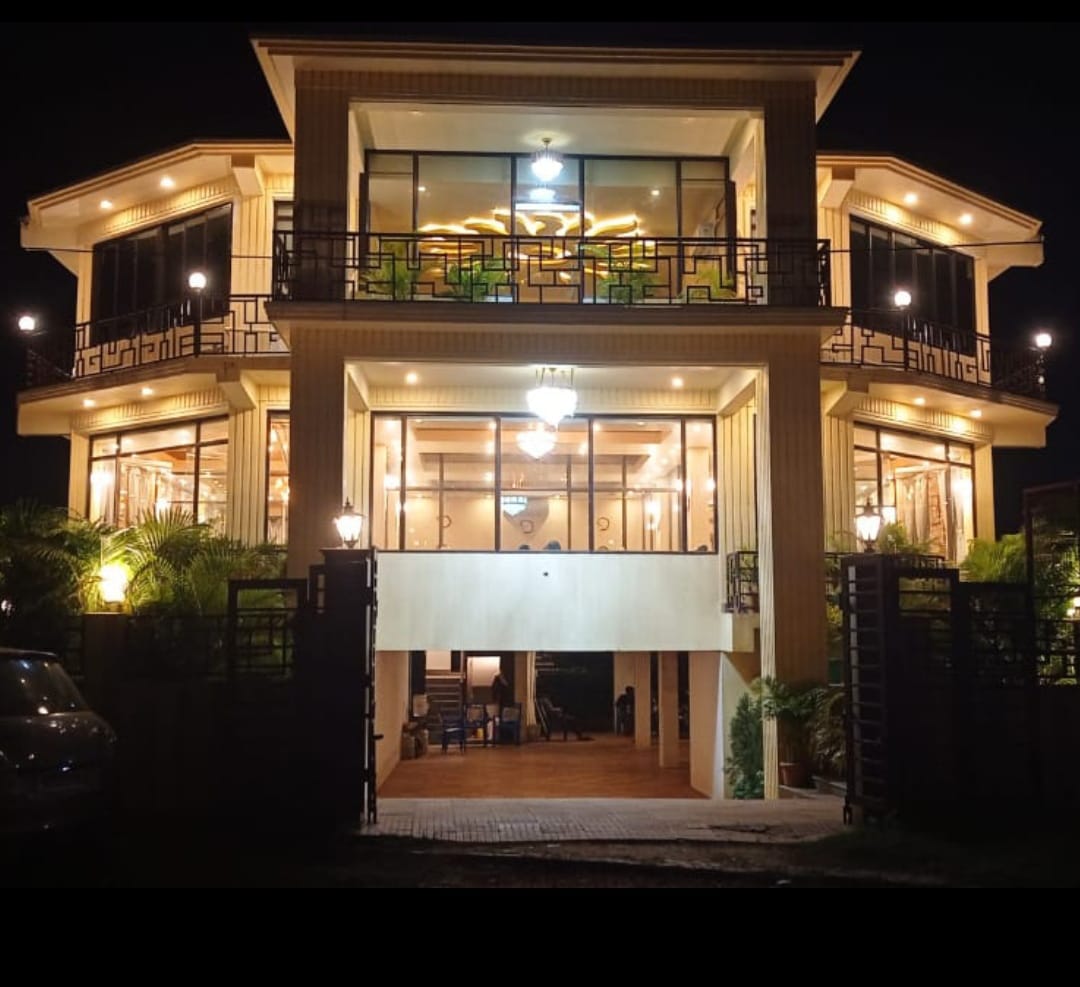 THE PRIMIUM IN