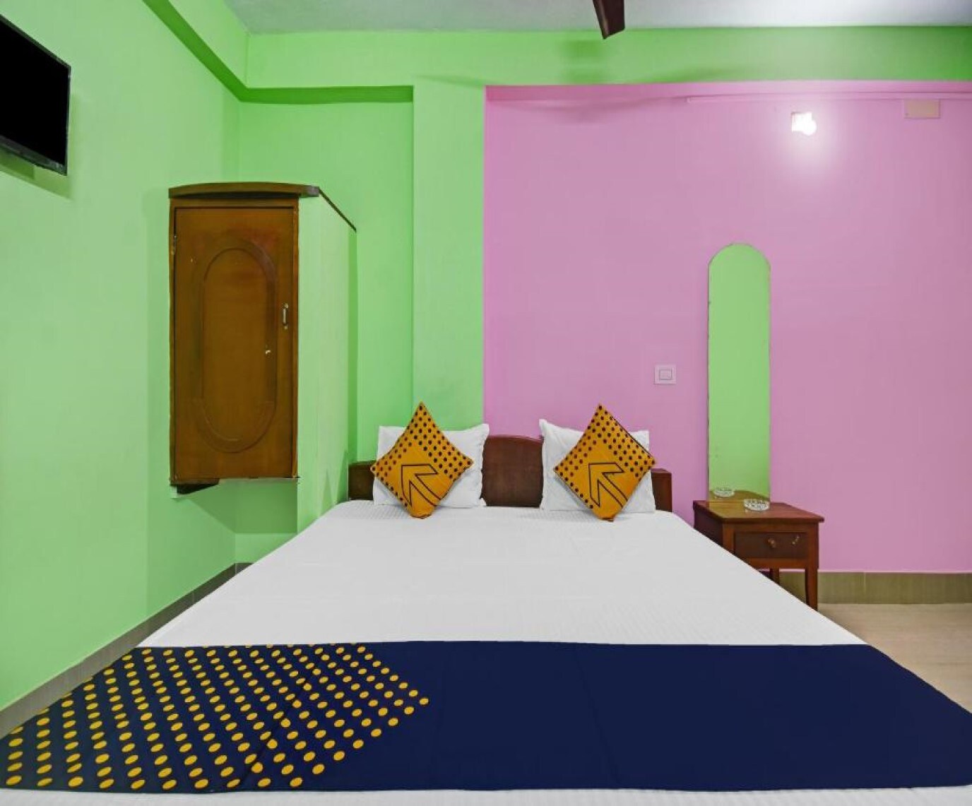 Hotel Mango Leaf