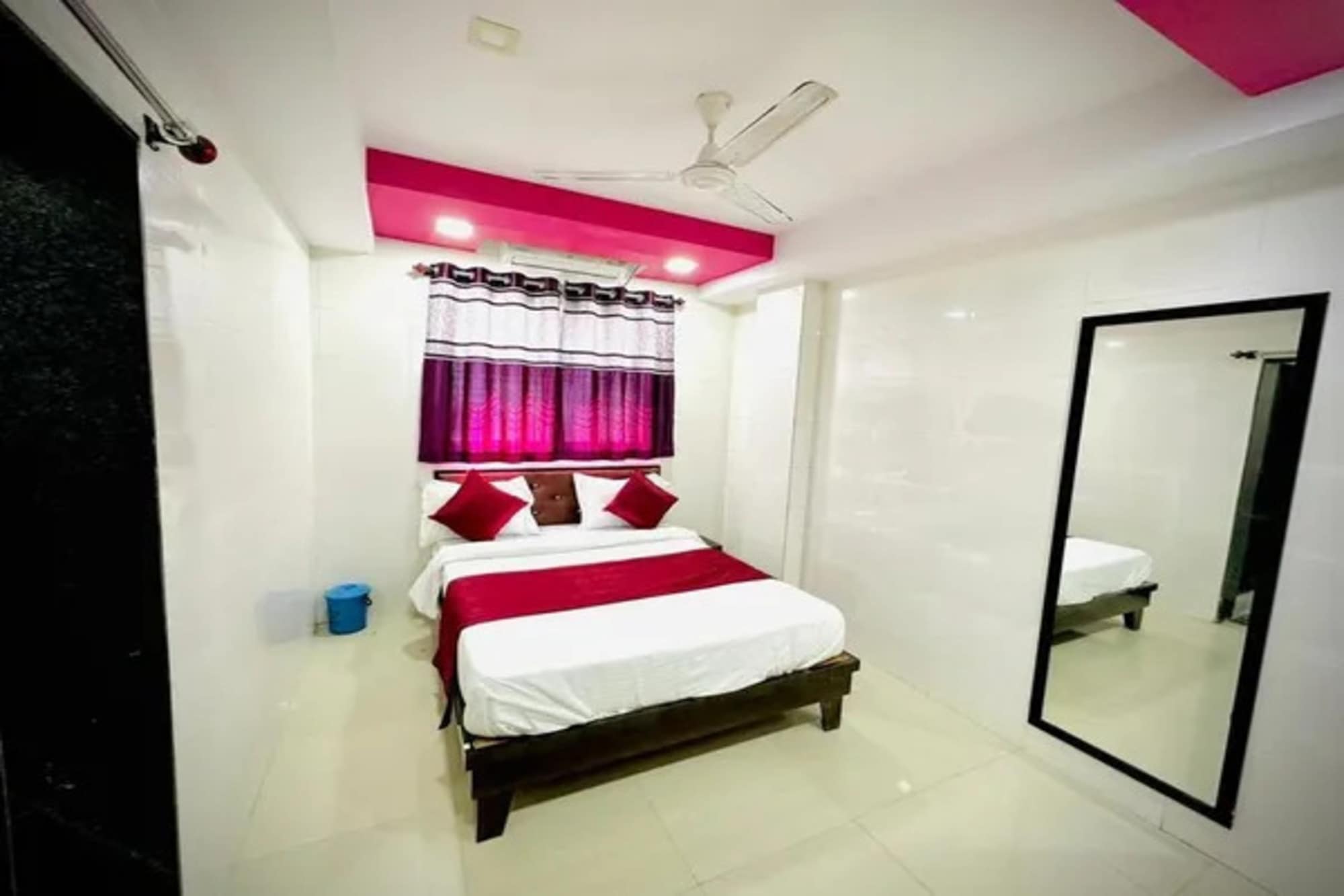 FabHotel Aarvi Inn