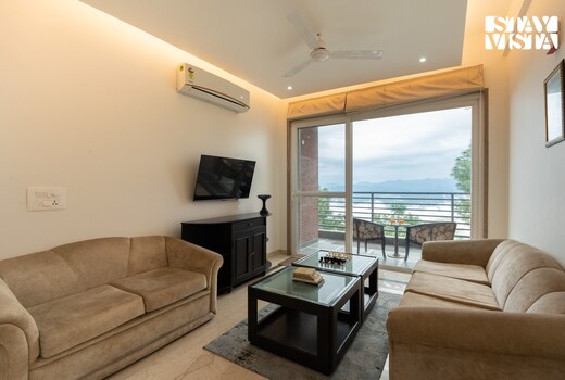 StayVista at Opalite @ The Elmstone - Skyline Apartments