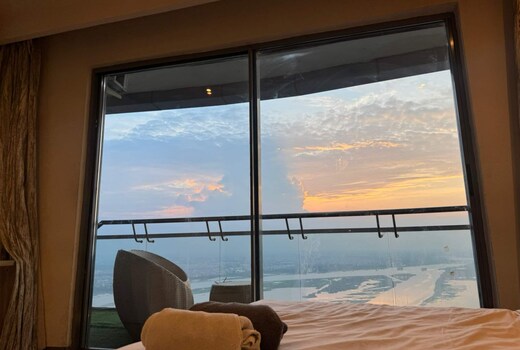 Cloud9 Eveningg Stay At Supernova Noida