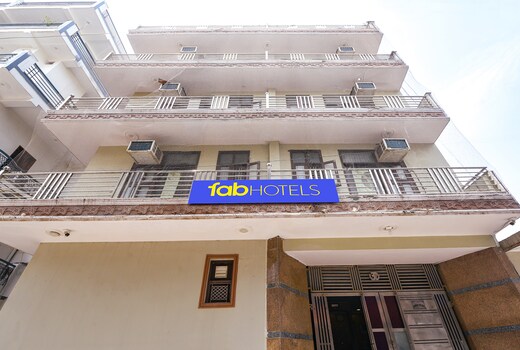 FabHotel Singh Guest House