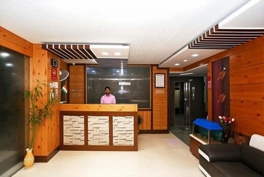 Hotel The Tezo Residency