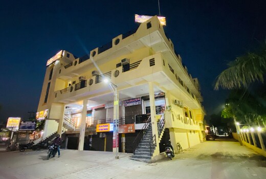 Mahananda Lawn & Rooms