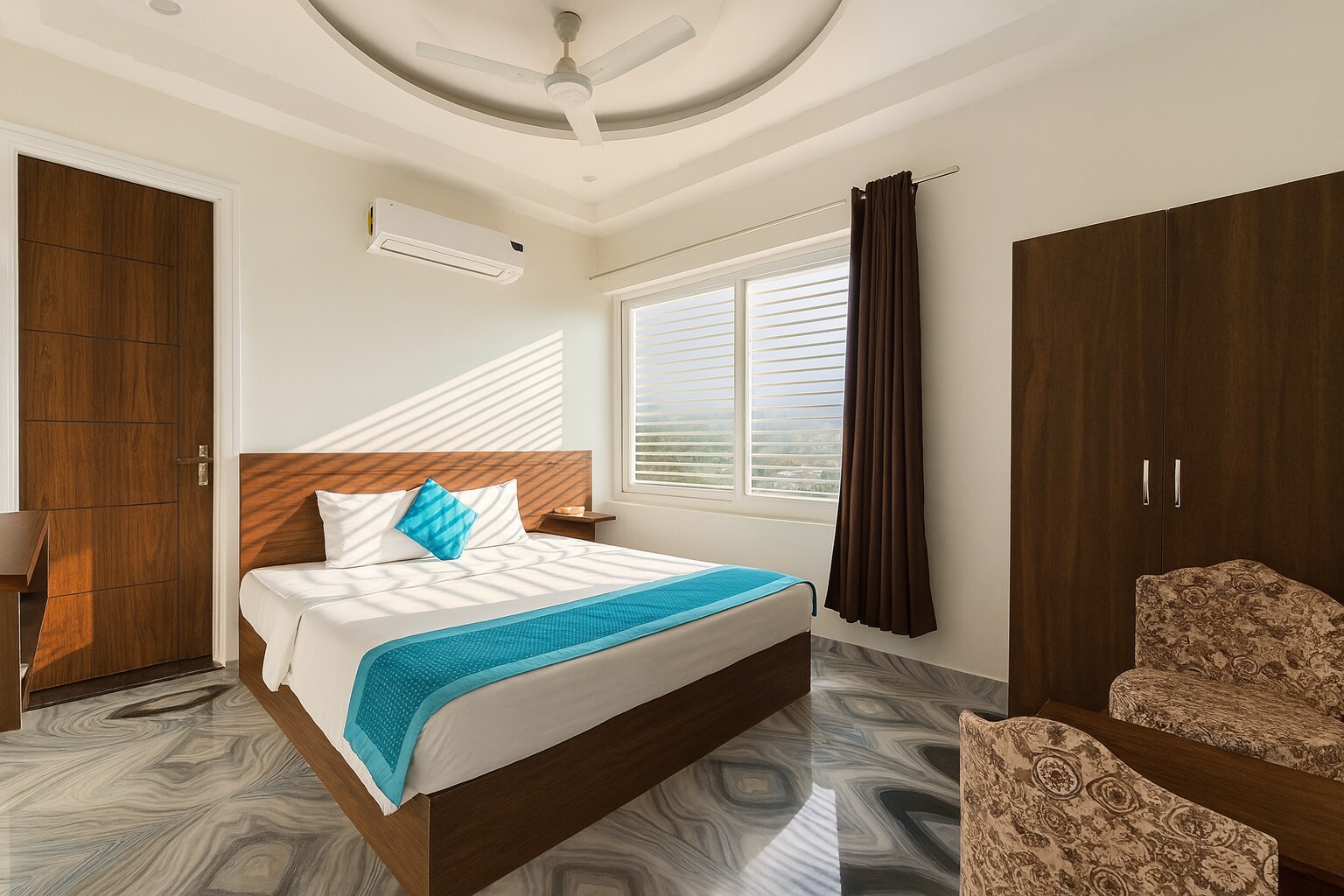 Hotel Yog Safari, Behind Parmarth Niketan