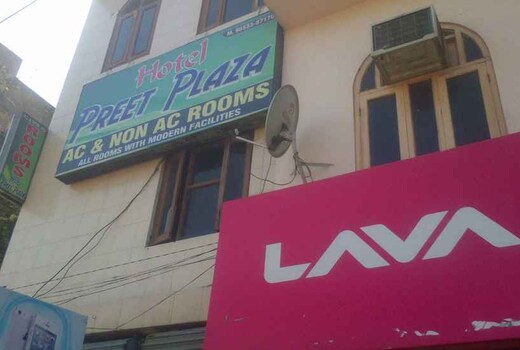Hotel Preet Plaza