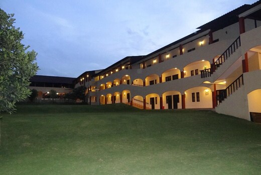 Elim Resort