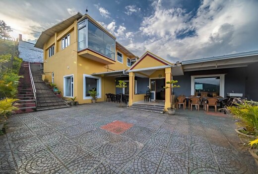 Bison Inn Homestay