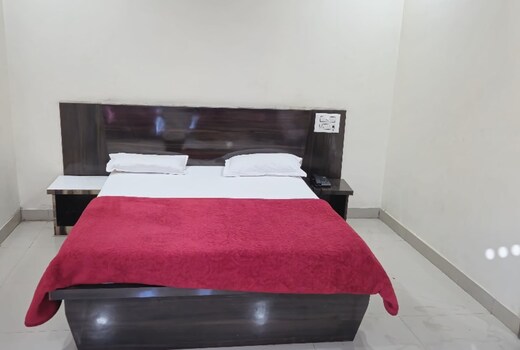 HOTEL M K