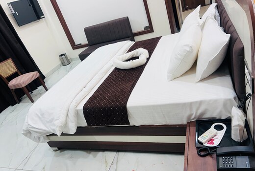 SHAAHI RESORT