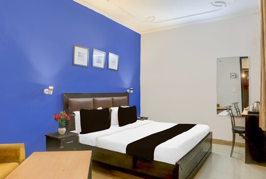 Townhouse Super A Square Residency Near Saket Metro Delhi
