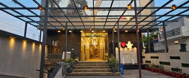 Hotel ram lakhan paradise