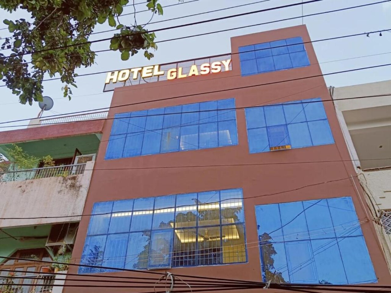 Hotel Glassy 11