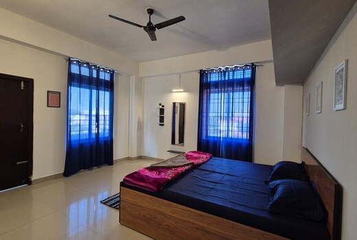 Prakriti inn