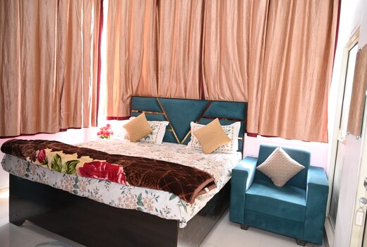 Shri Dham Hotel And Resort