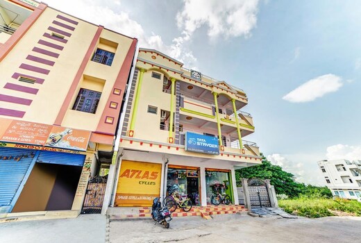 HOTEL SHANMUKHA A/C LODGE