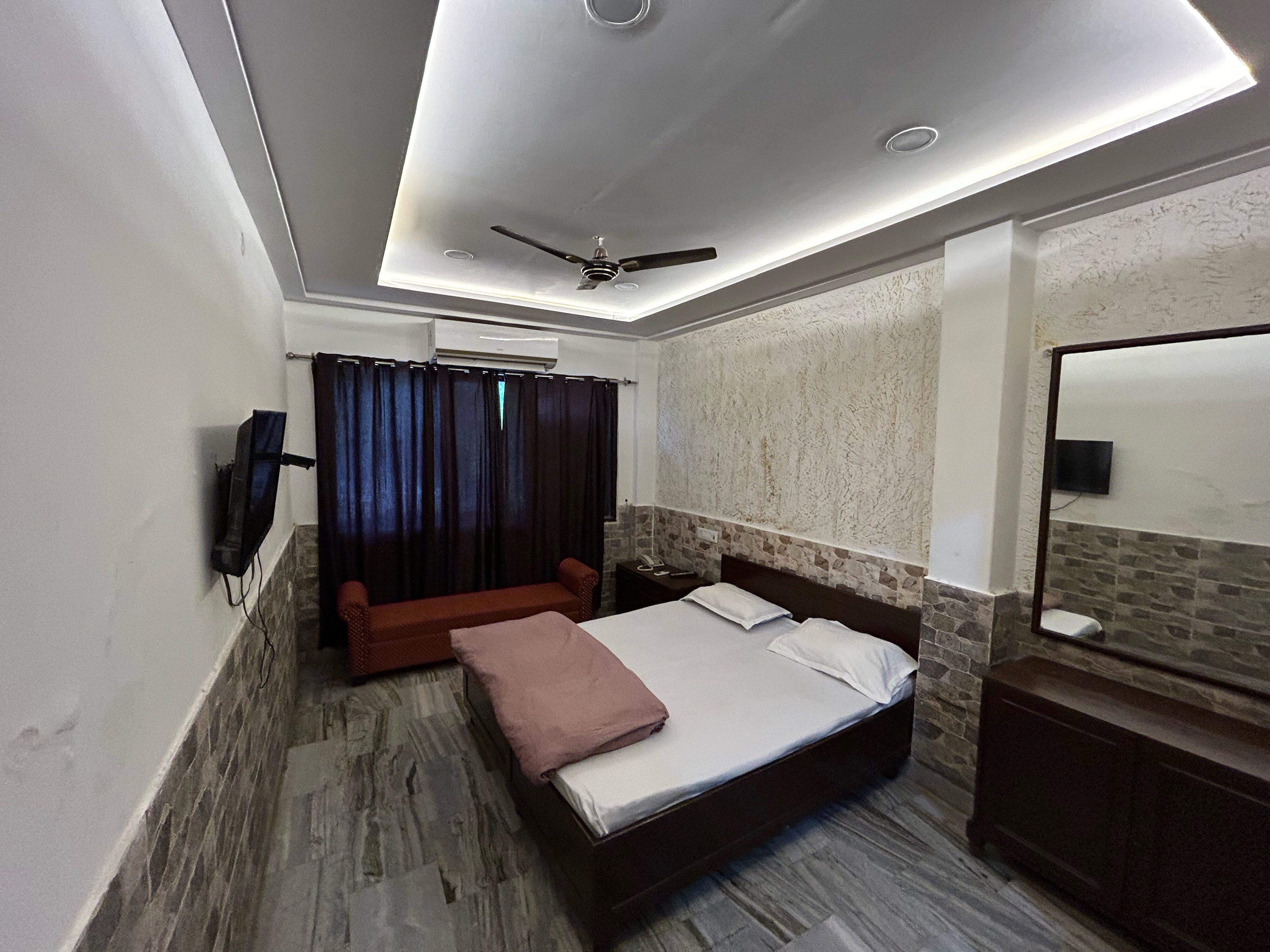 Hotel Kanishka