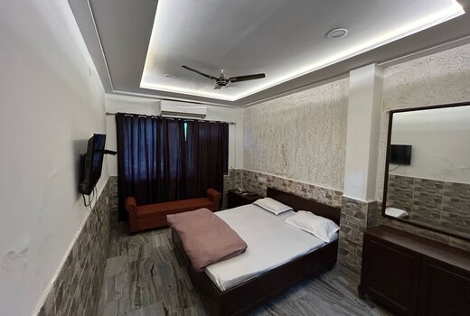 Hotel Kanishka